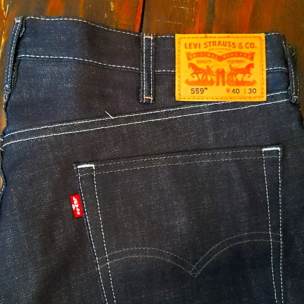 Levis 559 size 40/30 relaxed straight fit jean
